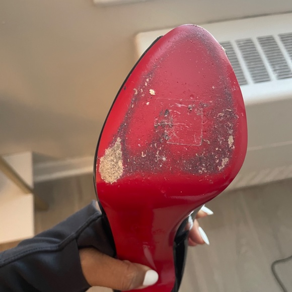 Patent Very Prive Louboutins - Picture 7 of 8